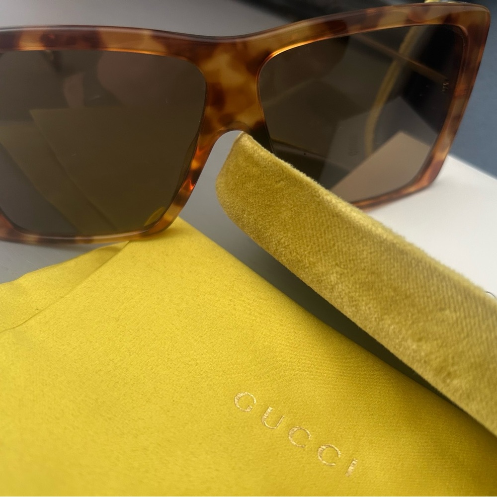 Gucci Brown Sunglasses with Tortoiseshell Pattern